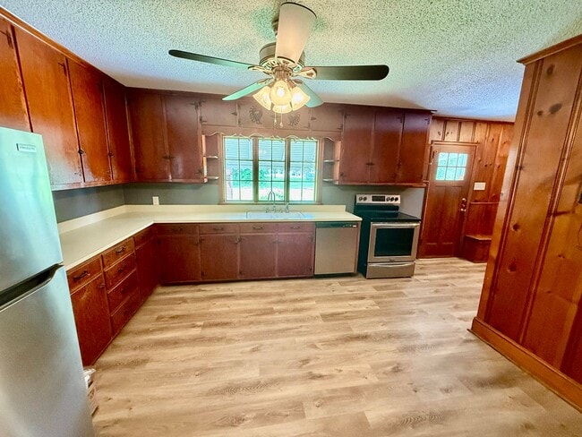 Photo - Four bedroom, 1.5 bath house in Graham