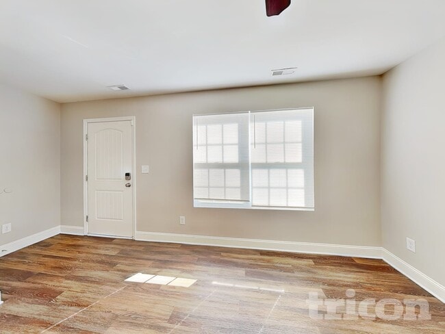 Photo - 239 Morning Dew Dr