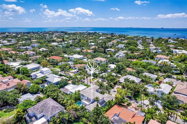 Photo - 435 Hampton Ln