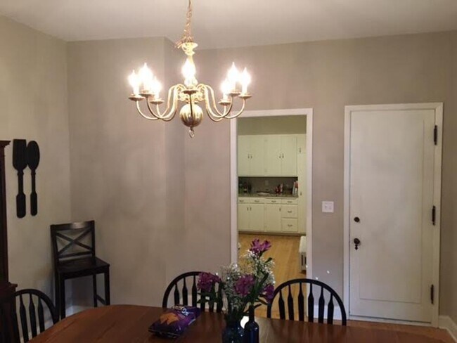 Photo - 629 6th St SE Unit #1 (3br)