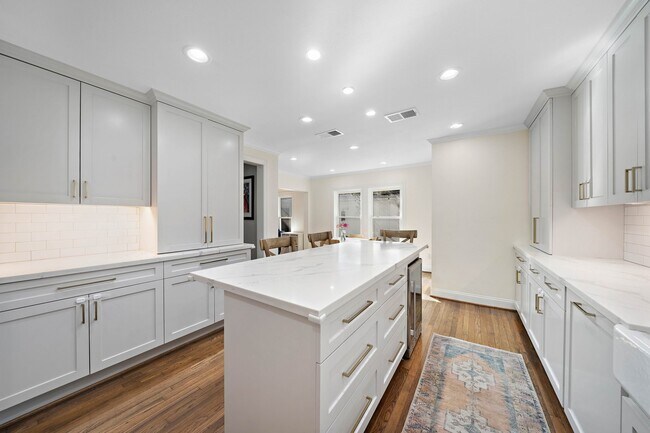 Photo - 2003 Dryden Rd