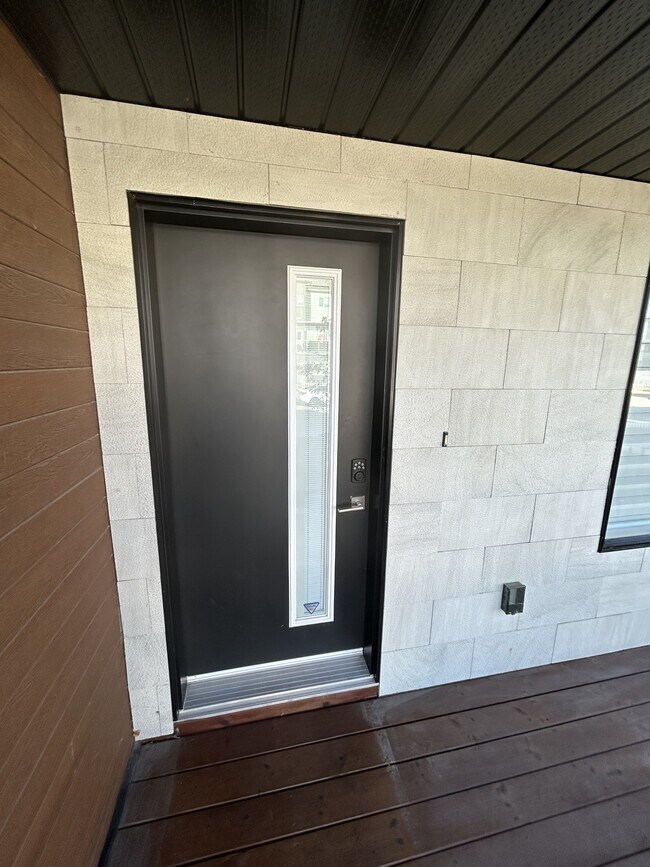 Photo - 347 Rajput Way