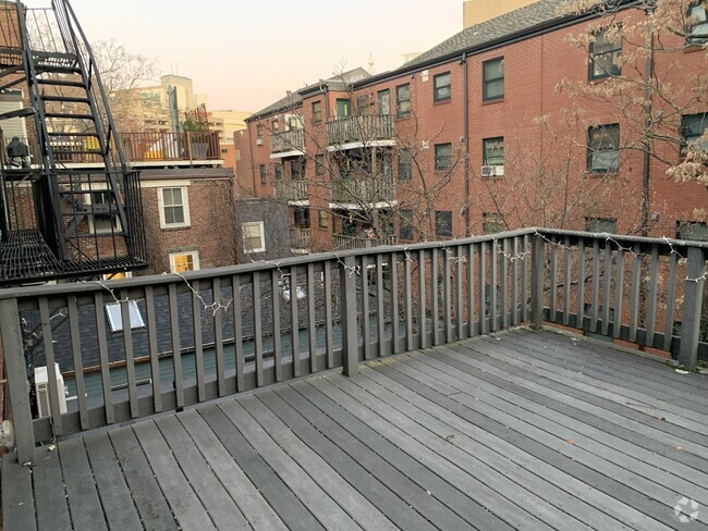 Building Photo - 26 Fayette St Rental