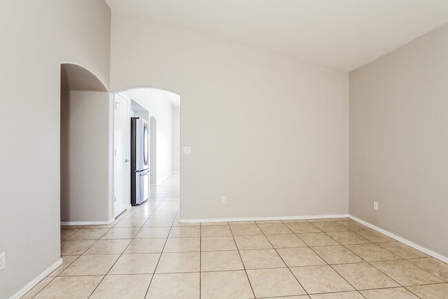 Photo - 13117 N El Frio St Casa