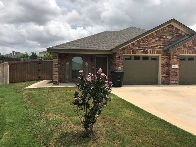 Photo - Beautiful 2 bed/2 bath near Clear Creek gate Available 8/13