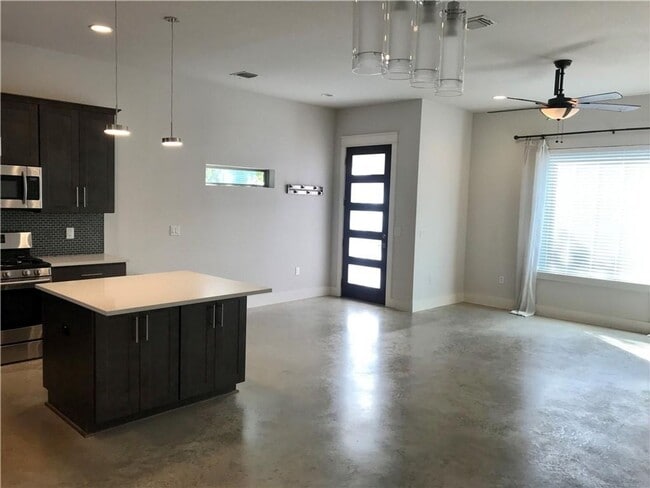 Photo - Central Austin / 3 bedroom, 2.5 baths / Mo...