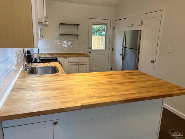 Photo - 5940 Mona Ln