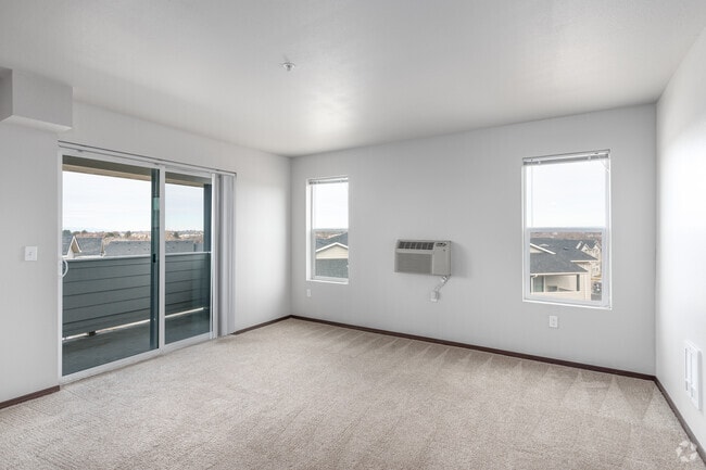 3BR, 2BA - 1,286SF