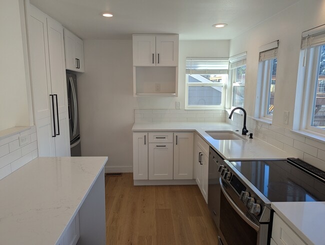 Photo - 3730 SW Austin St