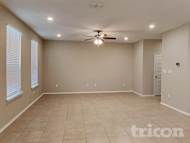 Photo - 4327 Spirit Star Dr