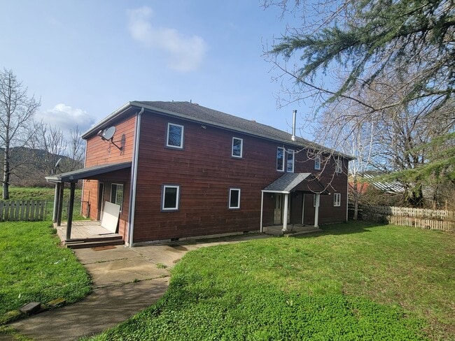 Building Photo - Coming Soon - Beautiful country living, large home with mother-in-law suite!