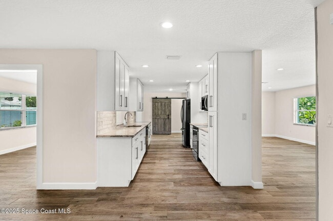 Photo - 215 S Robert Way