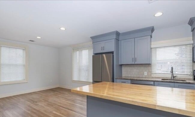 Newly remodeled kitchen with new appliances - 262 Prospect Ave Unit #2