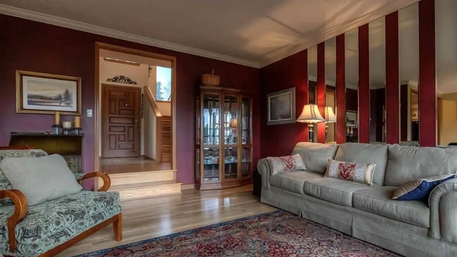 Photo - 4bd/3ba HUGE Home w/Hardwood Floors, Russi...
