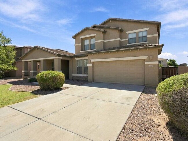 Photo - Gilbert 5-Bedroom Home with Pool, Loft & Primary Suite Downstairs – Minutes from Gilbert Regional...