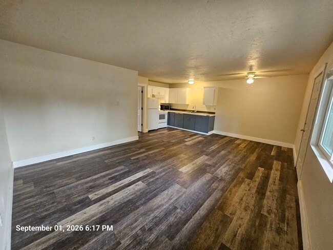 Photo - 130 NE 6th St Unit Apt 15