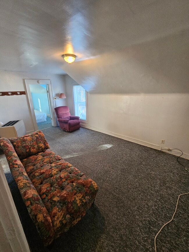 628 Brandon St Unit 4