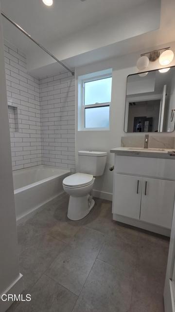 Photo - 915 N Ridgewood Pl