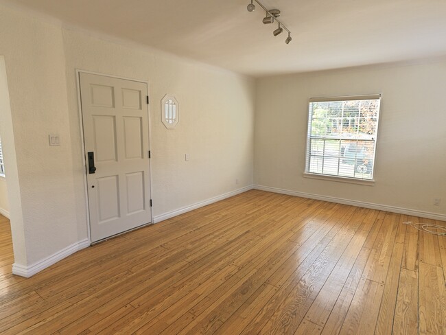 Living Room - 1440 S Stanley Ave Apartments Unit 1440