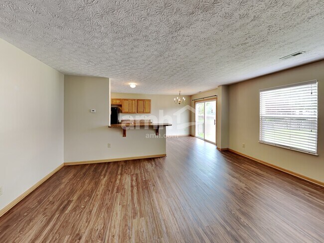 Photo - 2142 Ripple Rd