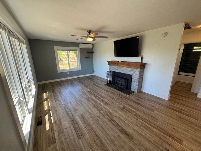 Photo - 6620 NE Pettibone Dr