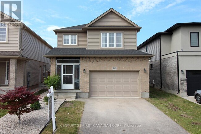 Photo - 910 Reeves Ave
