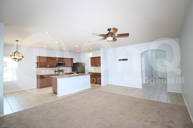 Photo - 1115 Quartz Trl