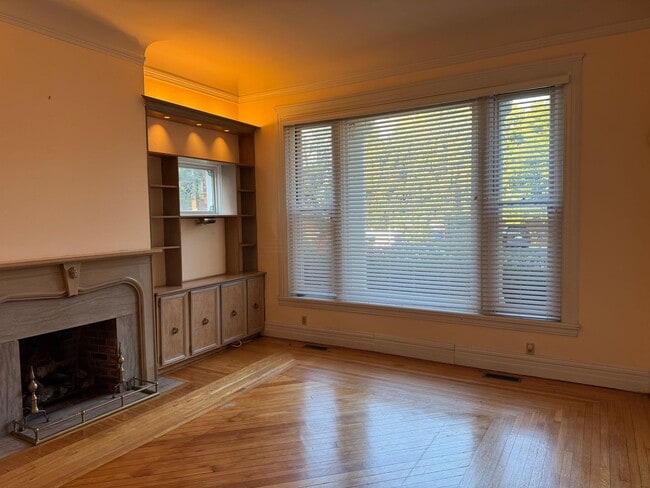 Photo - 2340 Grandview Ave Unit #1