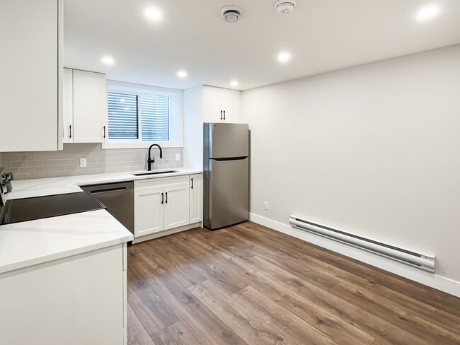 Photo - 2620-26228 28 Ave SW
