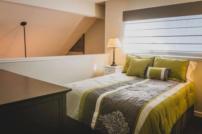 Waterfront Apartments (TCT 1600, LLC)