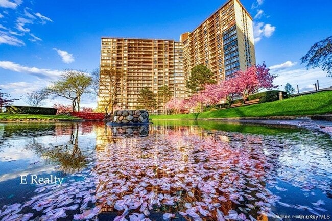 Building Photo - 2 Bay Club Dr Unit 17H Rental