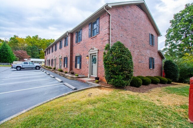 Photo - Beautiful 2 Bed, 2.5 Bath Condo in Johnson City