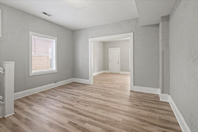 Photo - 1132 N Rural St