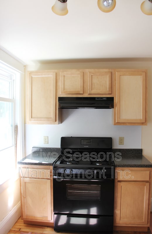 Photo - 202 Pine St