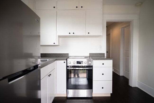 Photo - 621 N Lawrence St