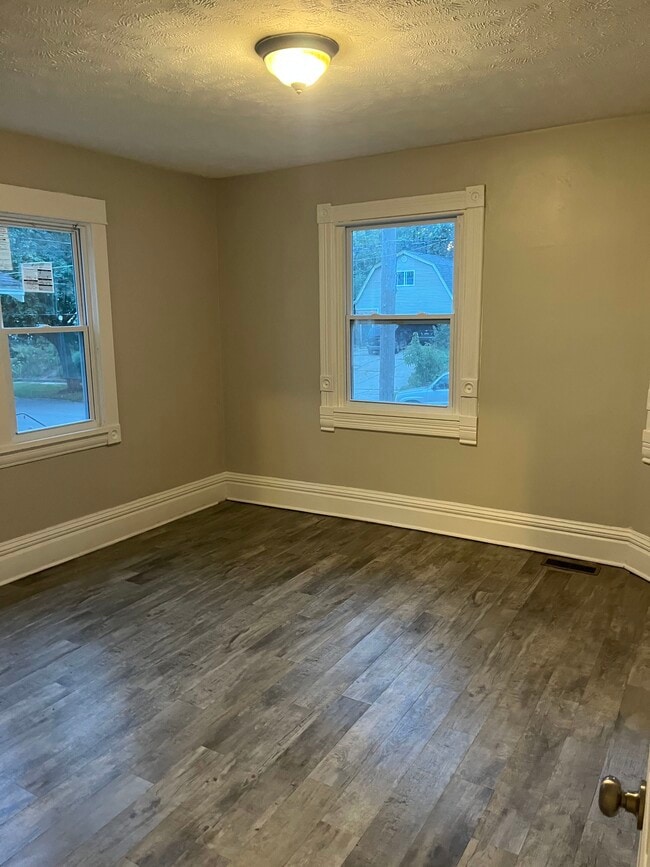 616 Pine Ave NW Unit Pine 1