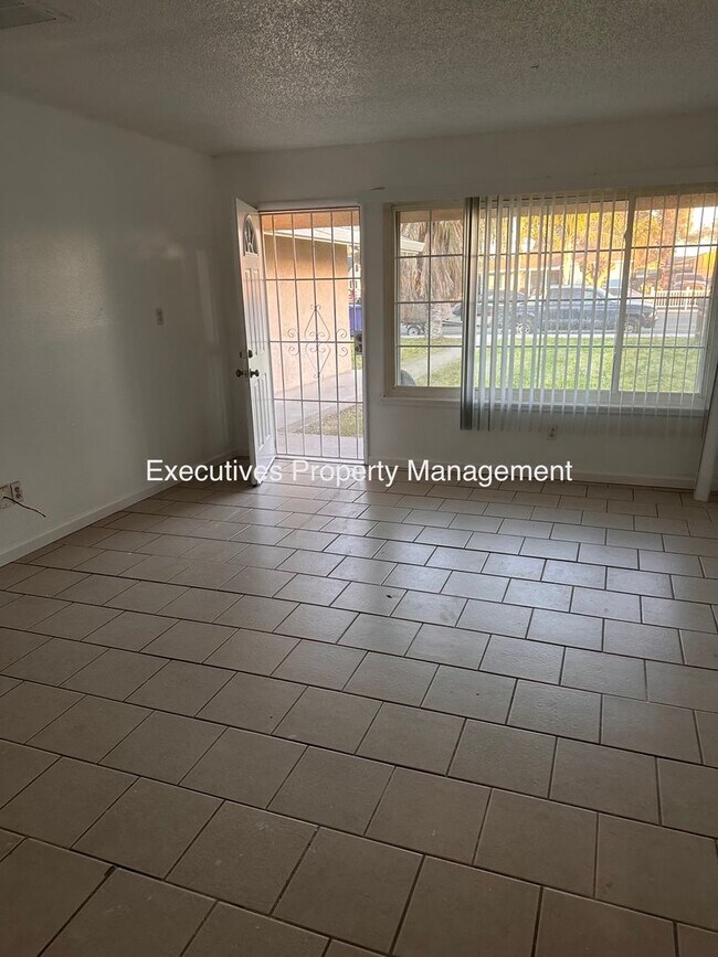 Photo - 1202 Kings Ave