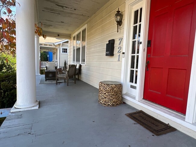 Building Photo - Maryland721 Unit A