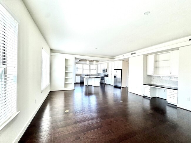 Photo - 2303 Mid Ln Unidad 228