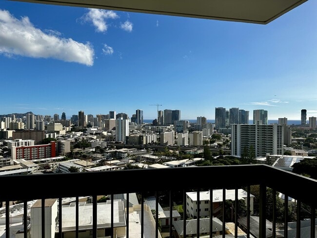 Photo - 1560 Thurston Ave