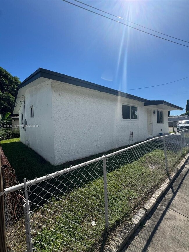 Photo - 427 N 24th Ave