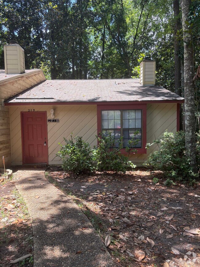 Building Photo - 219 Parkbrook Cir Rental