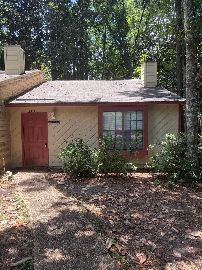 Photo - 219 Parkbrook Cir Casa