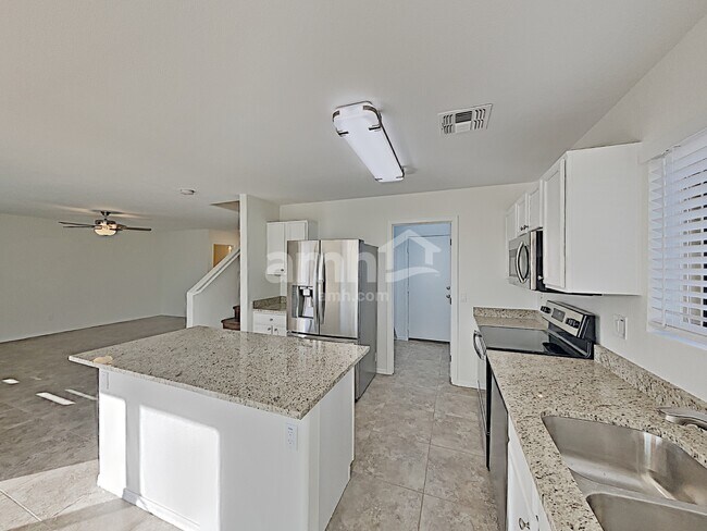 Photo - 770 E Reflection Pl