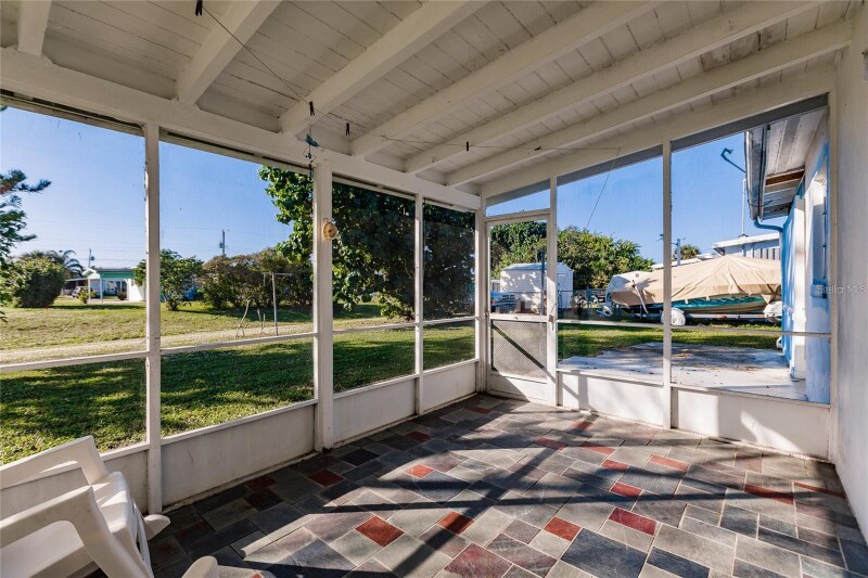 Photo - 21307 Gladis Ave