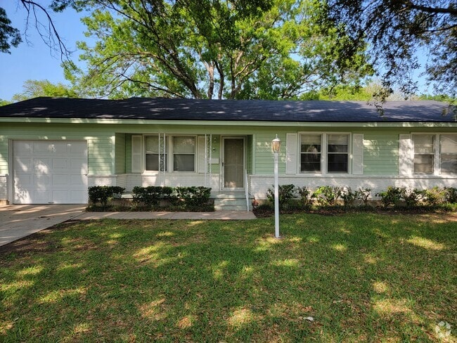 Building Photo - 2025 Mountainview Dr Rental