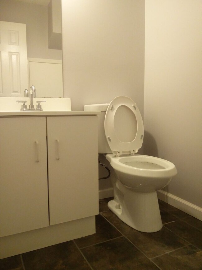 Photo - Gorgeous 3-Bedroom End-Unit Townhouse in N...