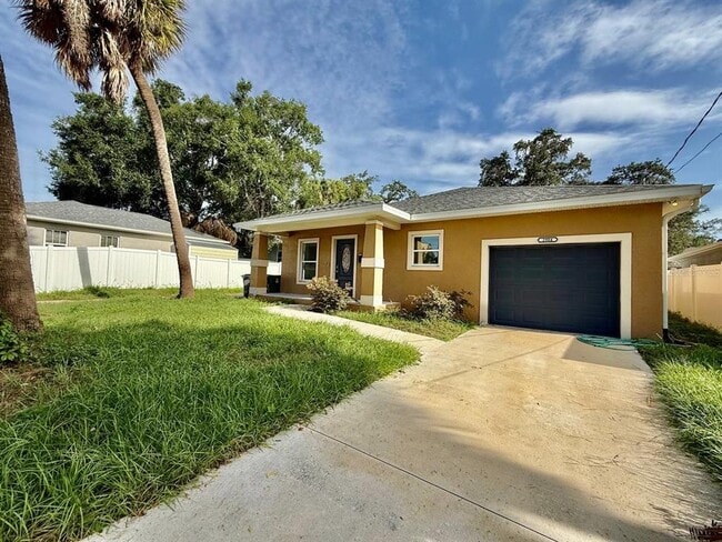 Photo - 2904 E Columbus Dr
