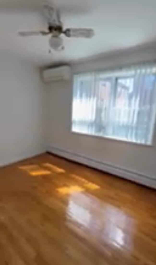 Photo - 23-37-37 120th St