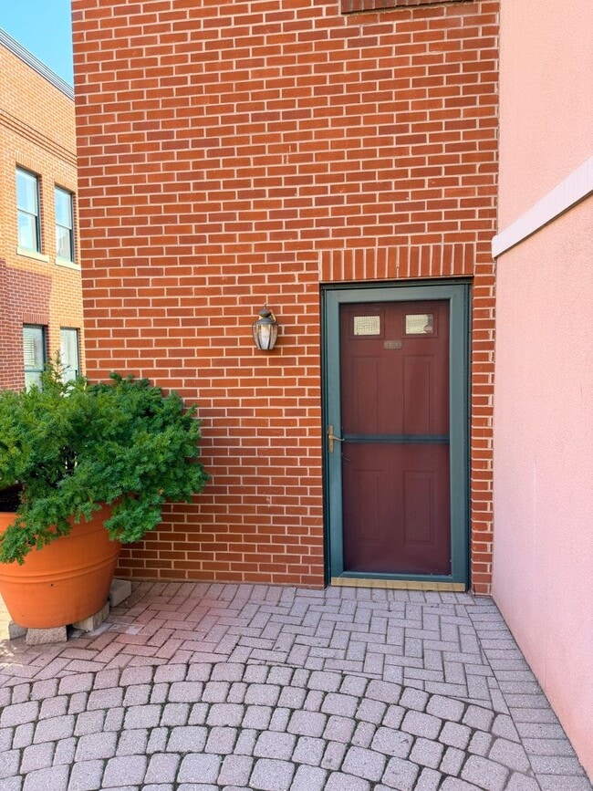 Photo - 133 Walton St